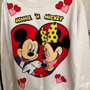 RARE Disney Minnie & Mickey Love Heart Crewneck 💖 NWT Size Medium –